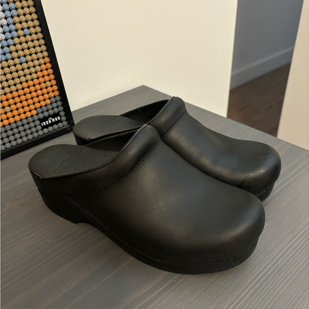Dansko woman clogs 37